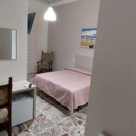 Debora House Гостевой дом 3*